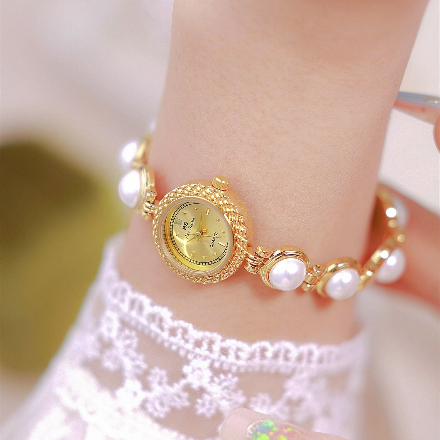 BS New Hot Selling Factory Direct Sales Foreign Trade Xiaoxiang Middle Ancient Light Luxury Pearl Bracelet Watch Temperament Female Watch FA1805